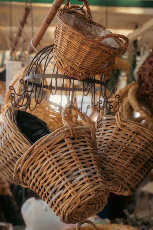 How to Add Seasonal Decor to Your Minimalist Living Room