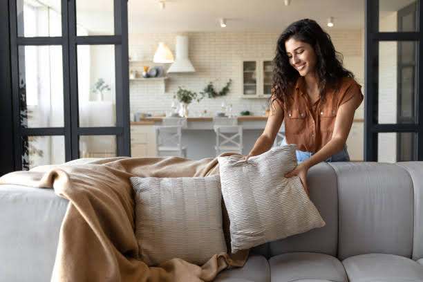Create a Serene Minimalist Living Room: Your Guide to Style & Calm