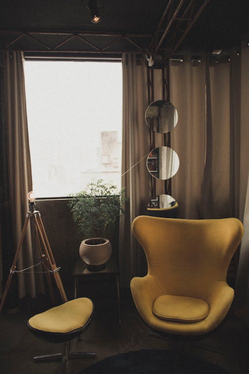 Your Guide to Creating a Serene Minimalist Living Room