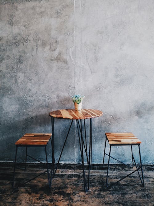 Unlock Space and Calm: Creating a Minimalist Living Room in Small Spaces