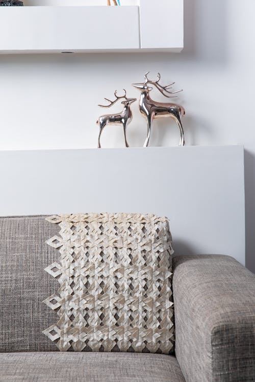 The Essential Guide to Shopping for Your Minimalist Living Room