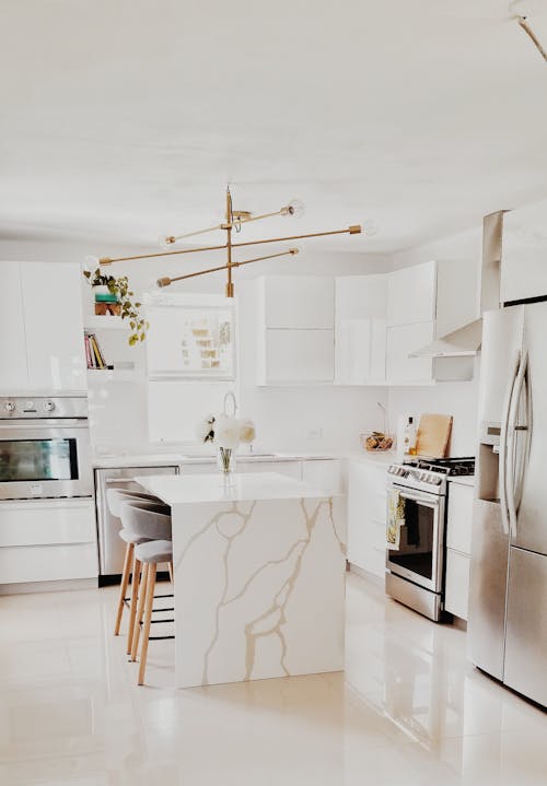 How to Create a Minimalist Living Room on a Budget: A DIY Guide
