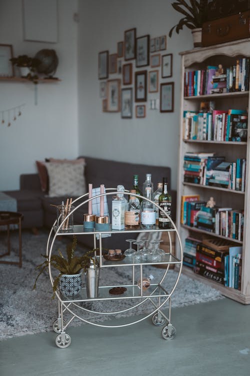 Budget-Friendly DIY Tips for a Peaceful Minimalist Living Room