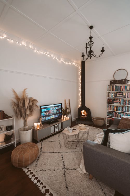 Small Space Minimalist Living Room Solutions