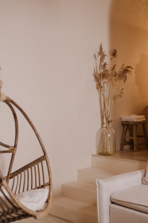 **Minimalist Living Room: Create Your Serene & Stylish Space**